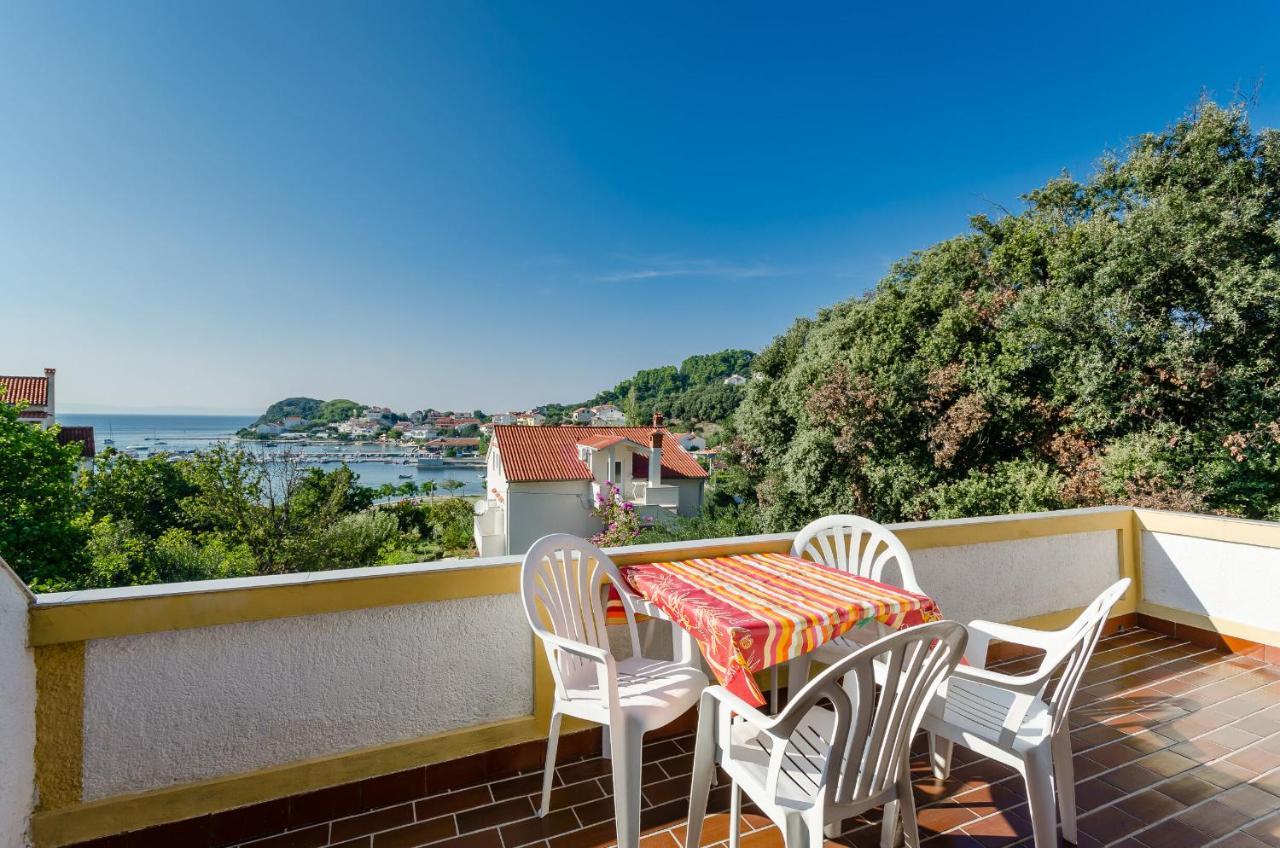 Apartments Zorka Кампор Экстерьер фото