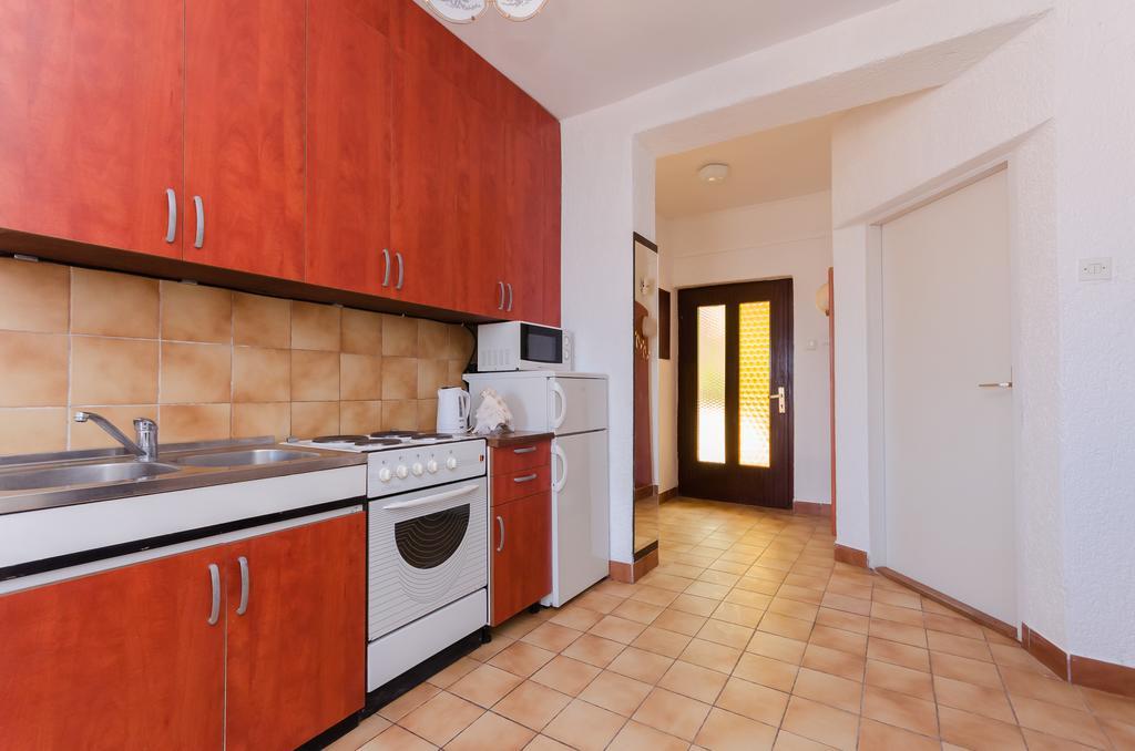 Apartments Zorka Кампор Экстерьер фото