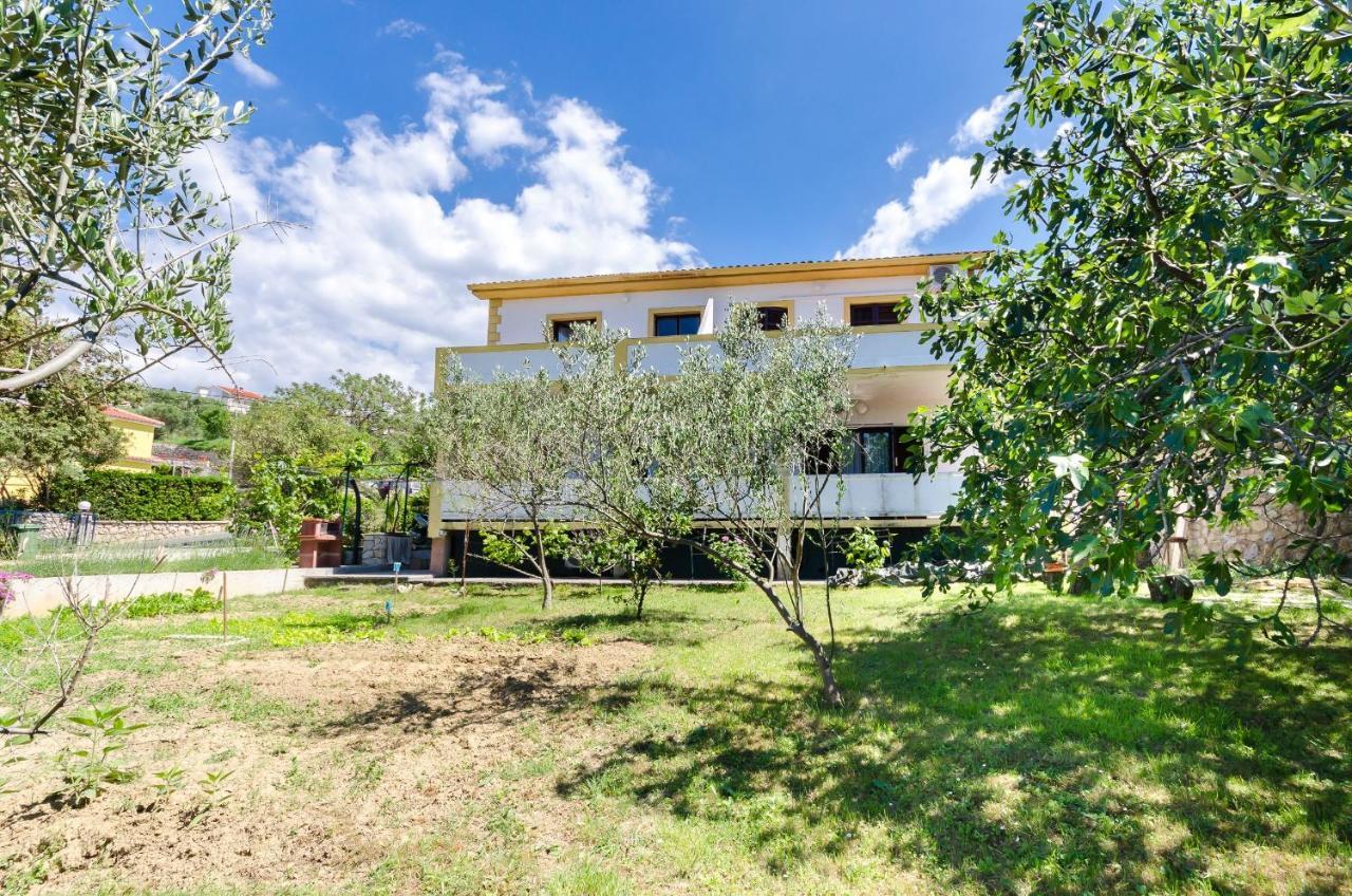 Apartments Zorka Кампор Экстерьер фото